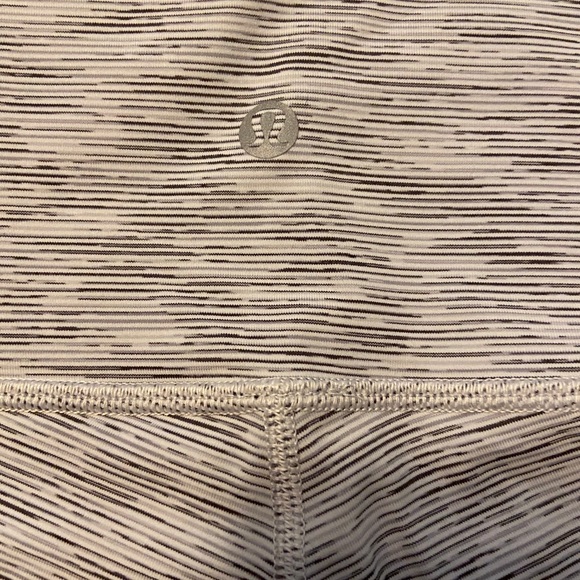 Lulu Lemon Leggings. - Picture 3 of 4